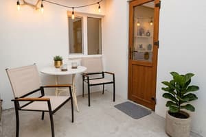 Alexandr Apartments ул.В.Галвы 92 8